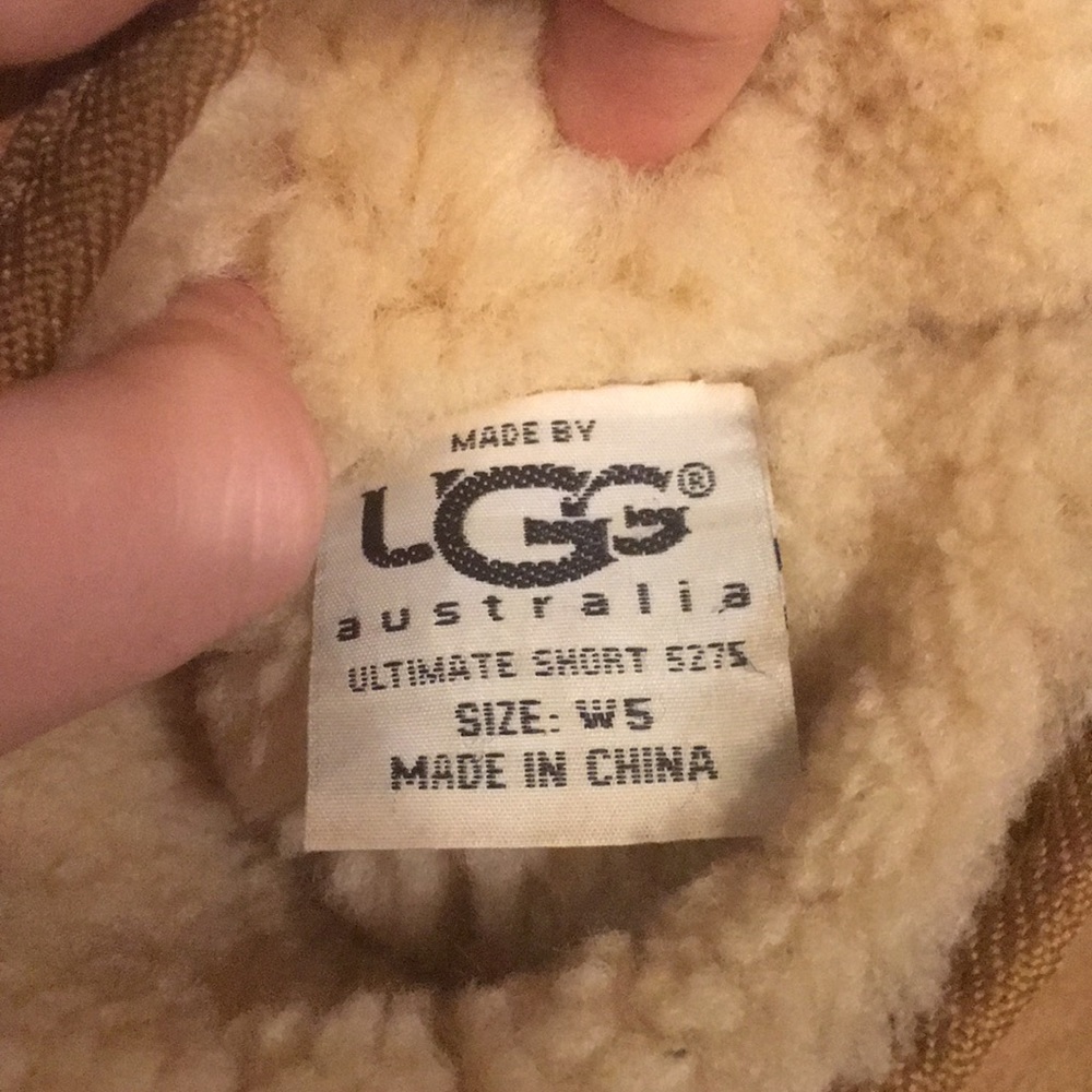 UGGS - Picture 3 of 4
